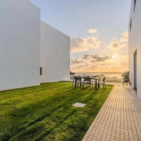 Villa Sony - Quaint By The Ocean With Pool Ericeira
