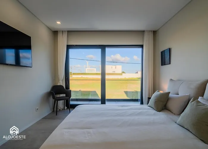 Villa Sony - Quaint By The Ocean With Pool