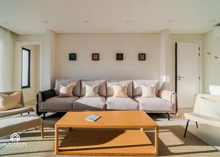 Sony - Quaint By The Ocean With Pool *