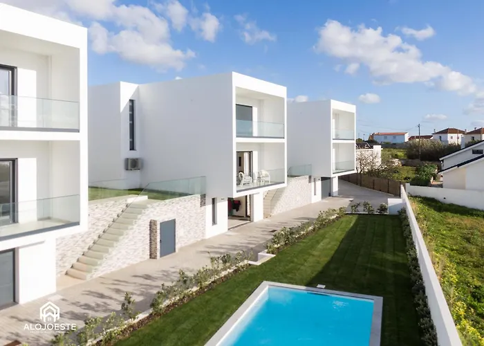 Villa Sony - Quaint By The Ocean With Pool