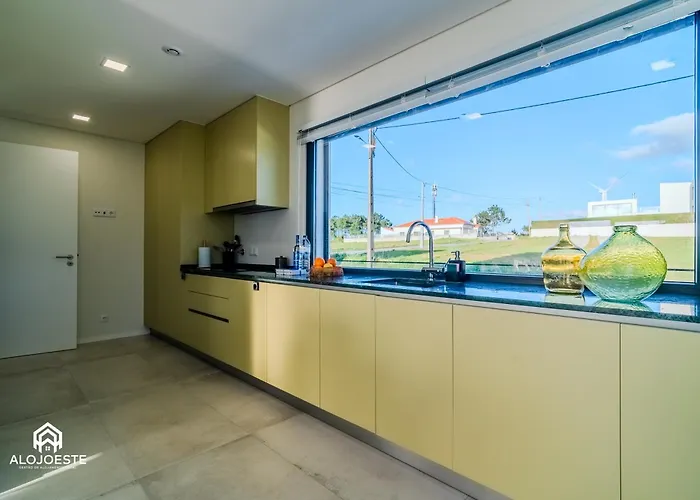 Sony - Quaint By The Ocean With Pool