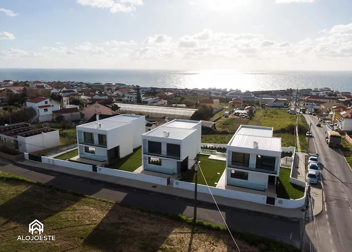 Sony - Quaint By The Ocean With Pool
